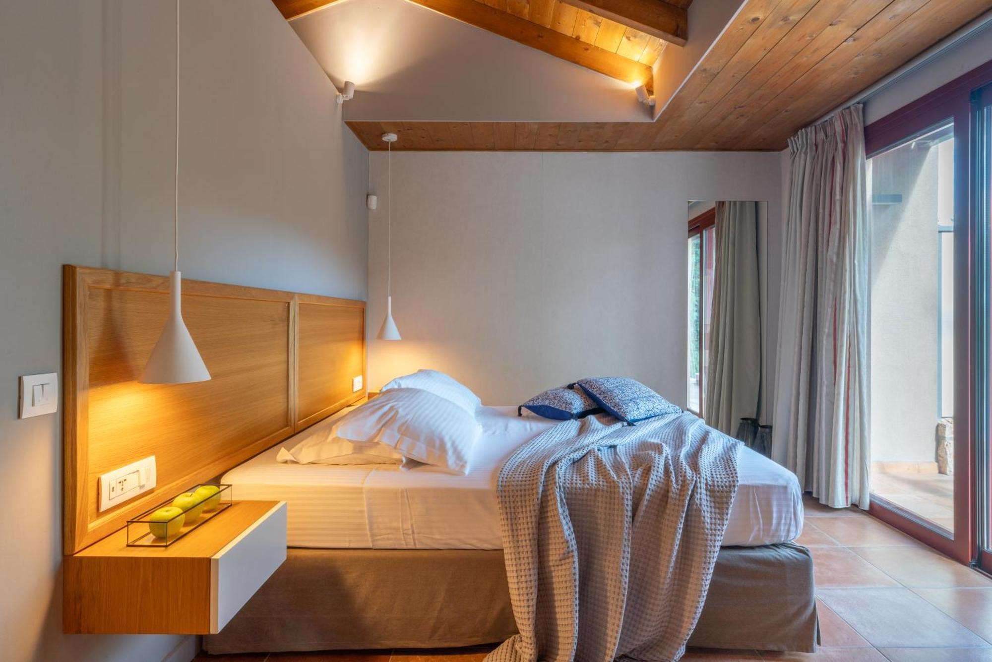 Klaritz Luxury Suites Lassi  Exteriér fotografie
