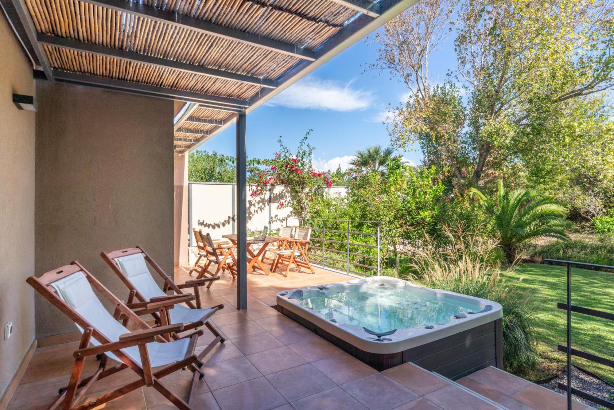 Klaritz Luxury Suites Lassi  Exteriér fotografie